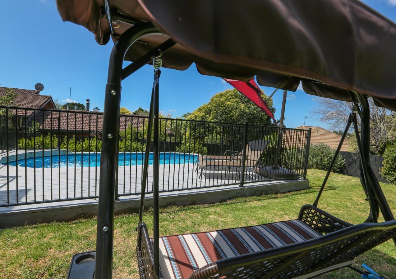 Swimming Pool Holiday Villa Auckland Exterior photo
