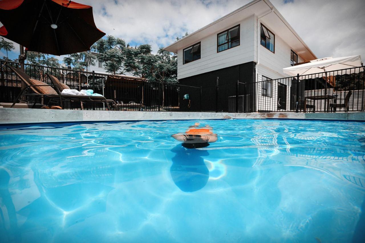 Swimming Pool Holiday Villa Auckland Exterior photo